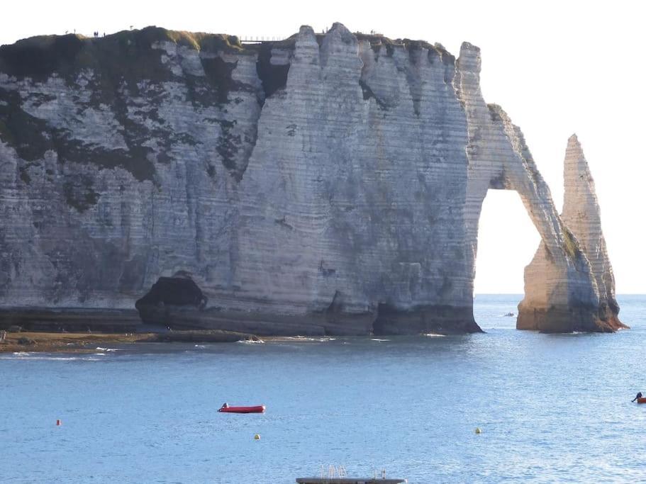 Gite Le Doris Avec Place De Stationnement Privee Incluse Etretat Bagian luar foto